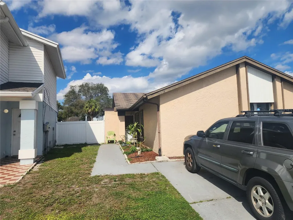 10539 Parkcrest Drive Tampa FL 33624