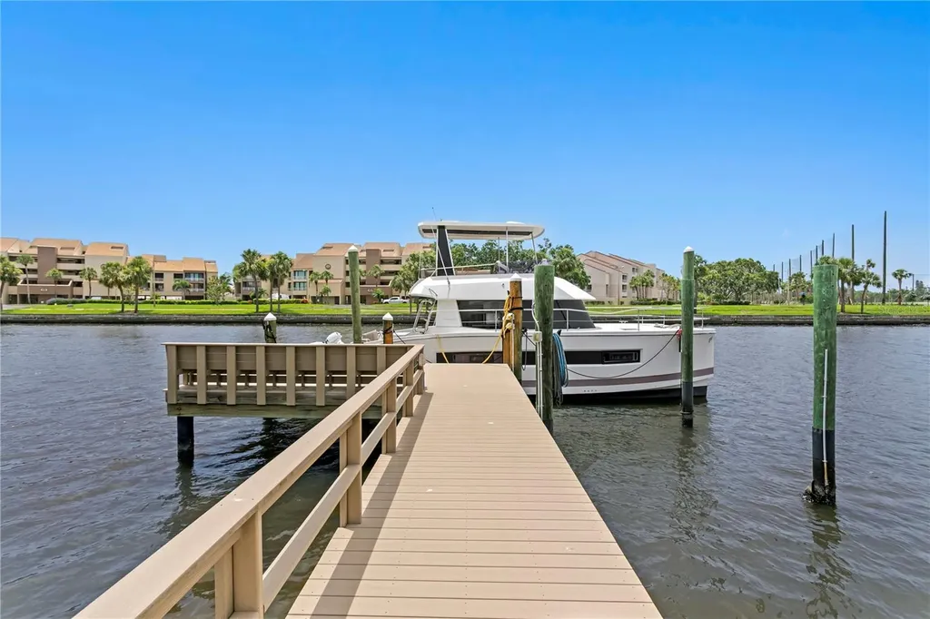 2773 Seabreeze Drive S Gulfport FL 33707