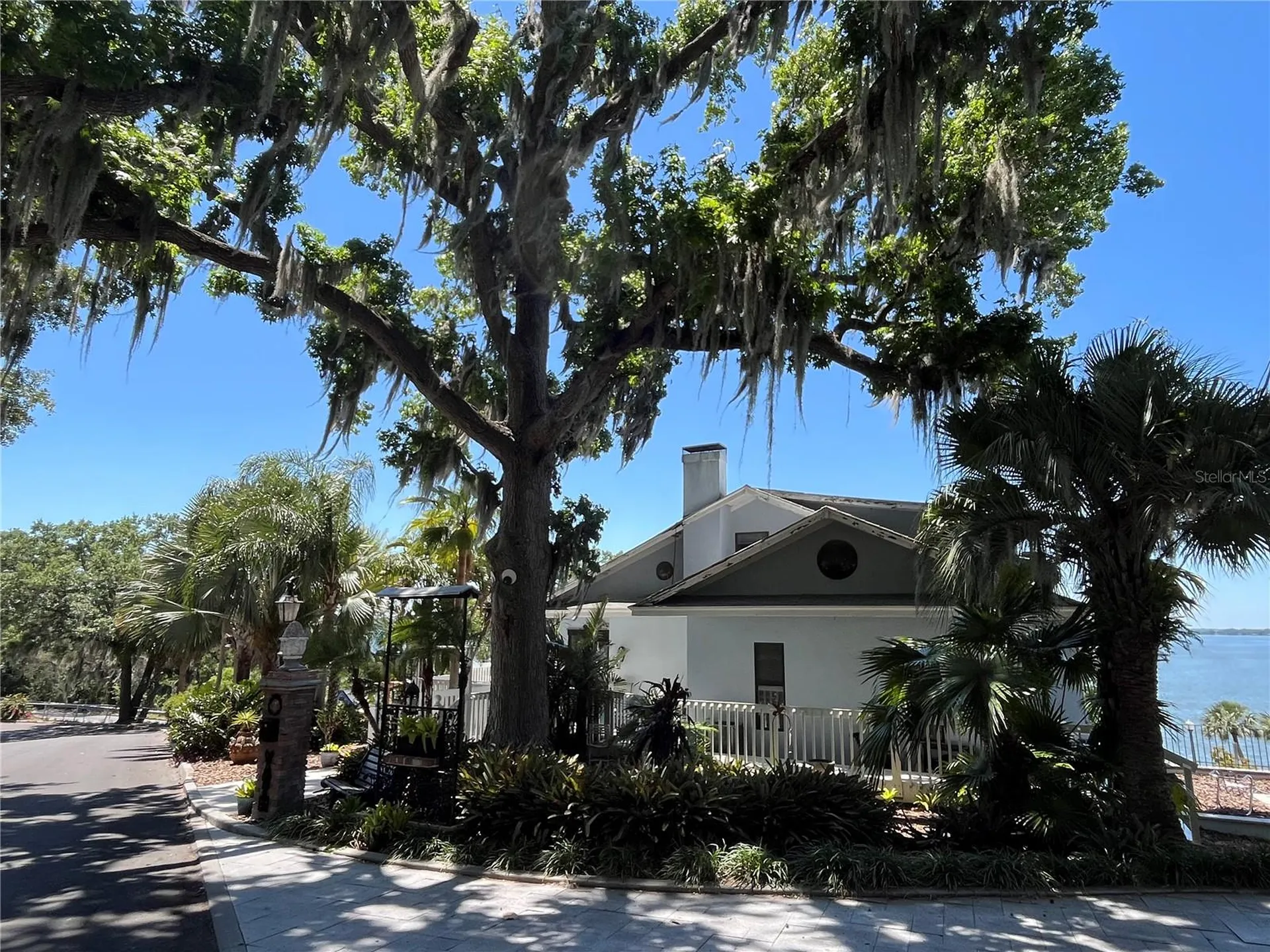629 Helen Street Mount Dora FL 32757