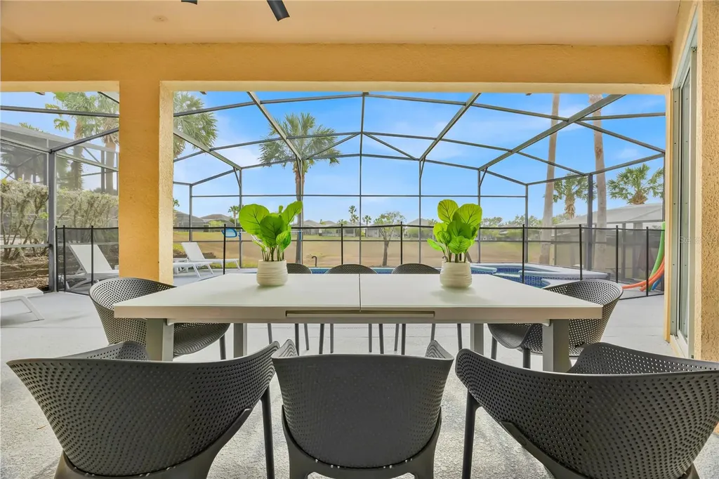 303 Plumoso Loop Davenport FL 33897