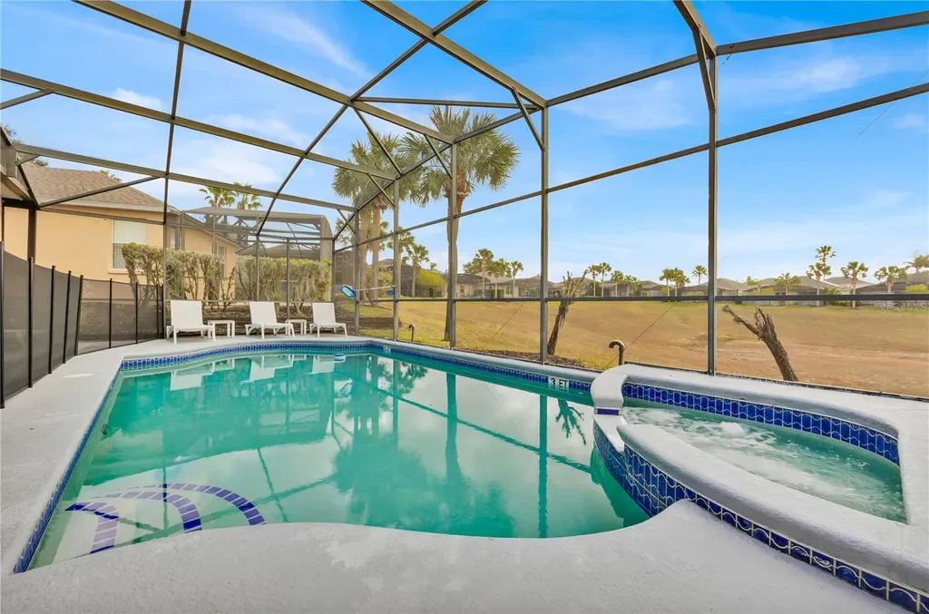 303 Plumoso Loop Davenport FL 33897