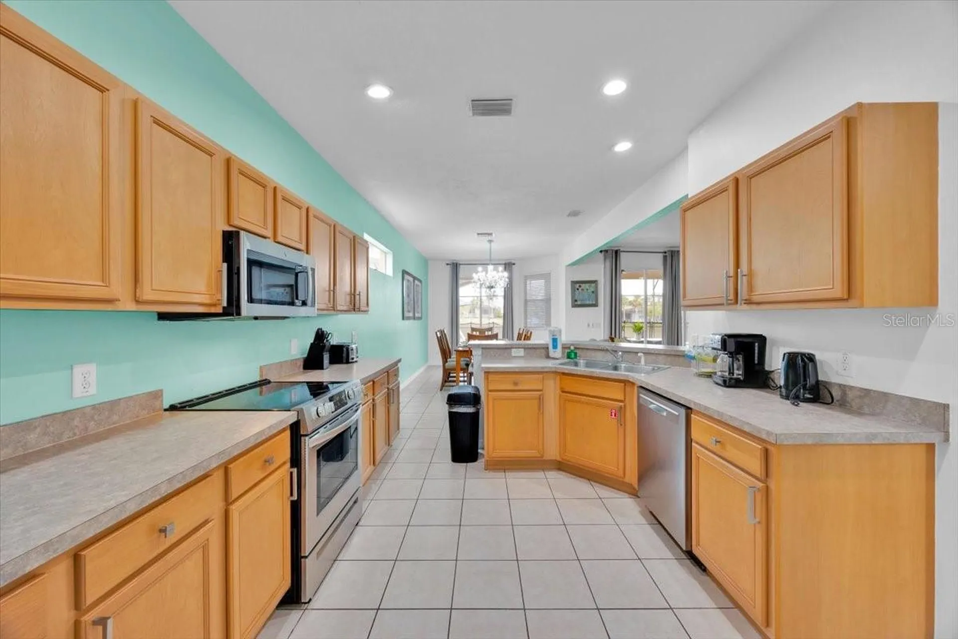 303 Plumoso Loop Davenport FL 33897