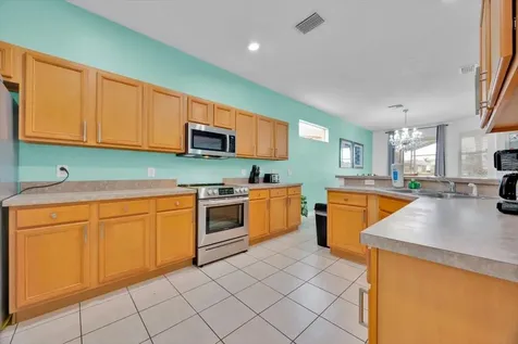 303 Plumoso Loop Davenport FL 33897