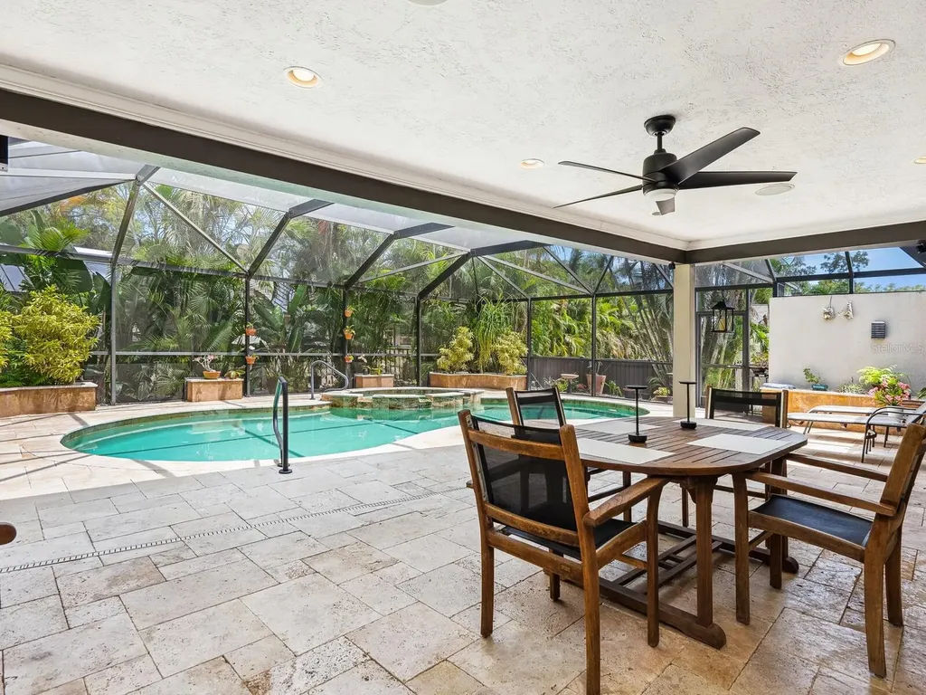 3905 Country View Drive Sarasota FL 34233