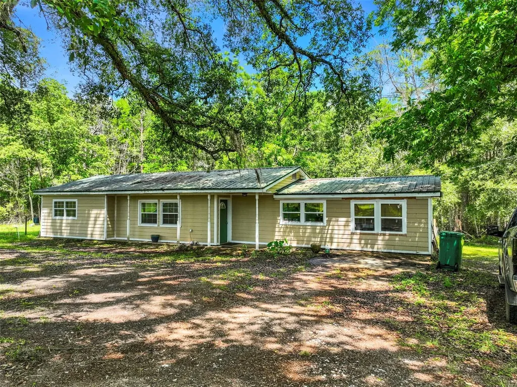 4294 Douglas Ferry Road Caryville FL 32427