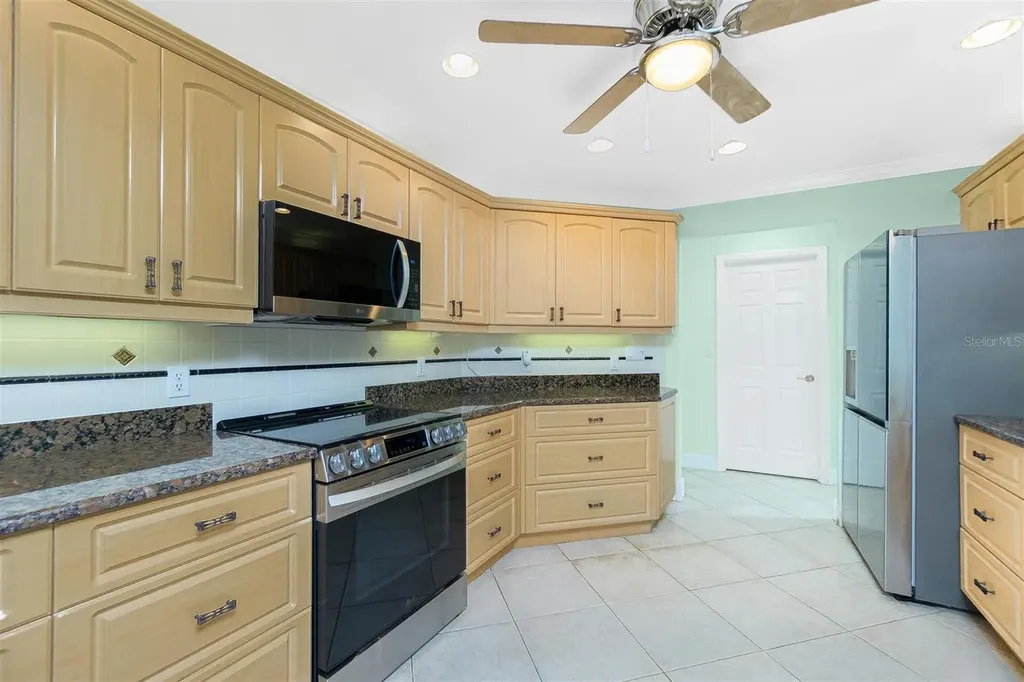 12001 SW Kingsway Circle Lake Suzy FL 34269