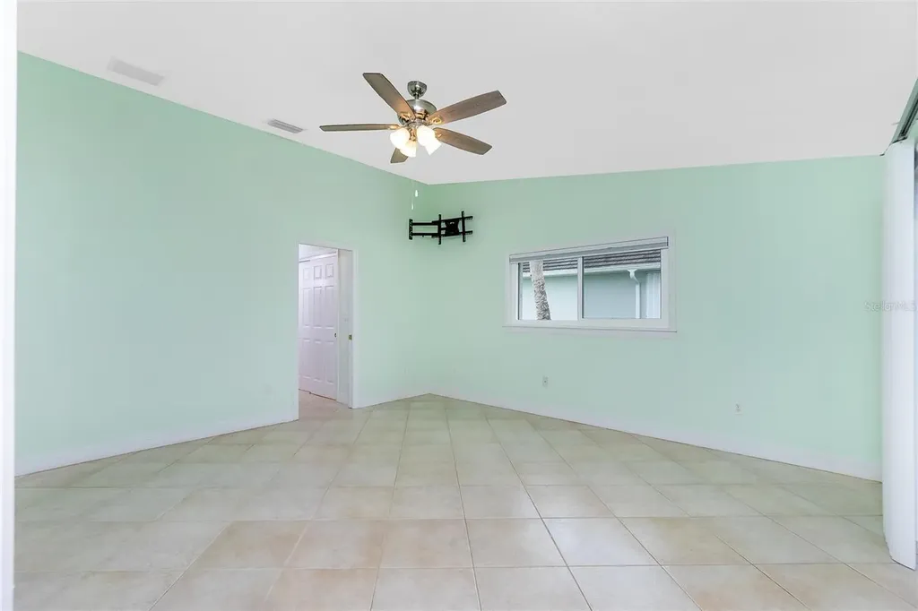 12001 SW Kingsway Circle Lake Suzy FL 34269