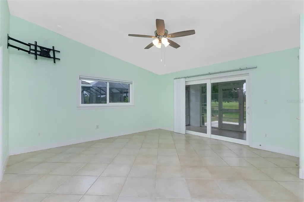 12001 SW Kingsway Circle Lake Suzy FL 34269