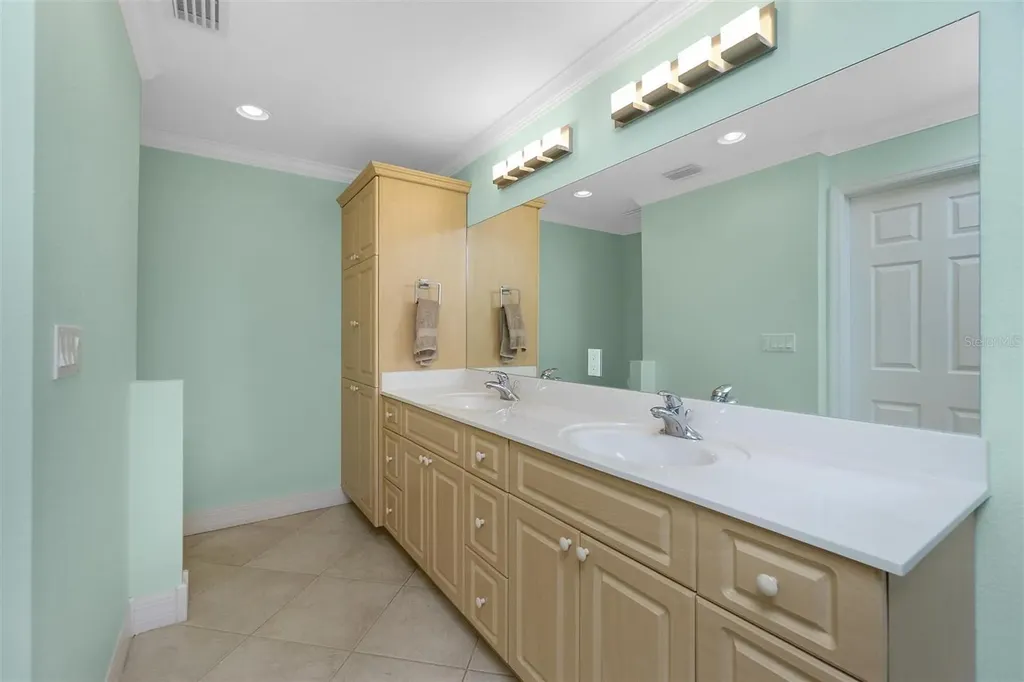 12001 SW Kingsway Circle Lake Suzy FL 34269