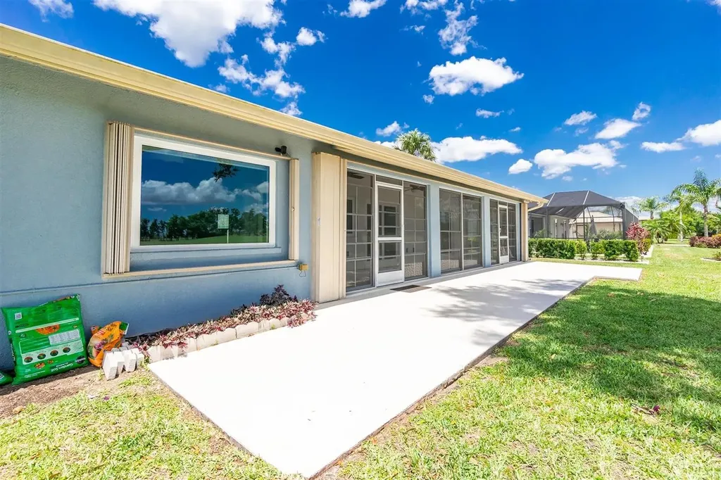 12001 SW Kingsway Circle Lake Suzy FL 34269