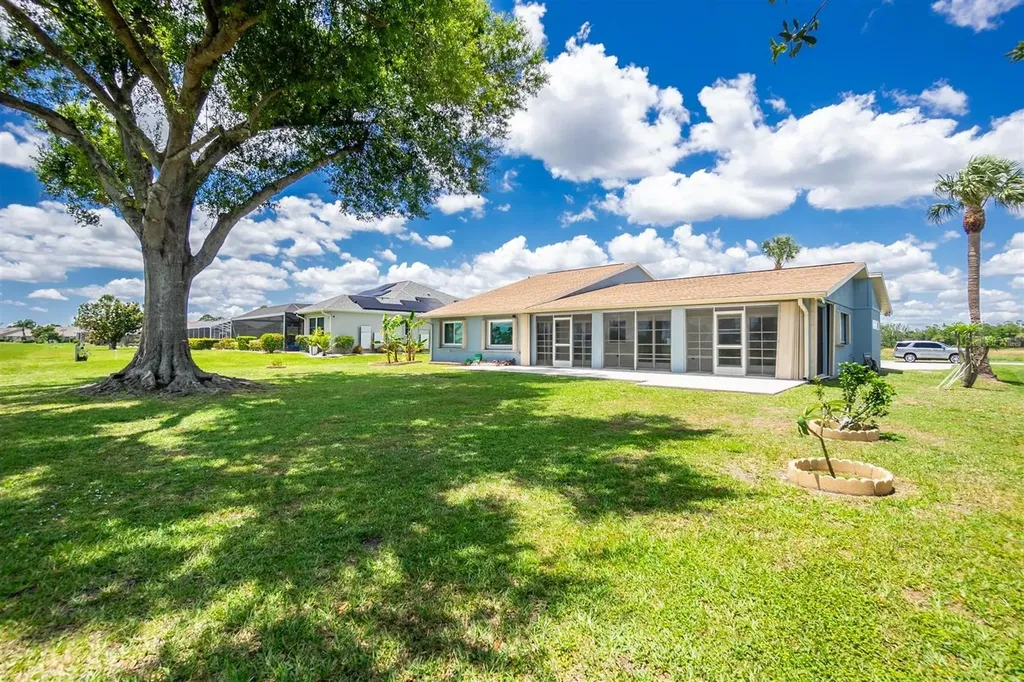 12001 SW Kingsway Circle Lake Suzy FL 34269