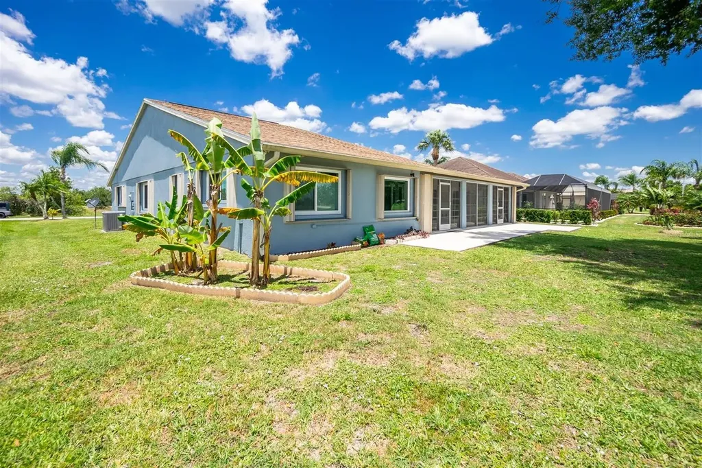 12001 SW Kingsway Circle Lake Suzy FL 34269