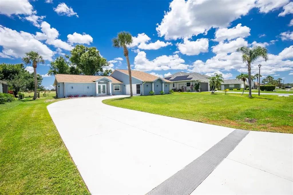 12001 SW Kingsway Circle Lake Suzy FL 34269