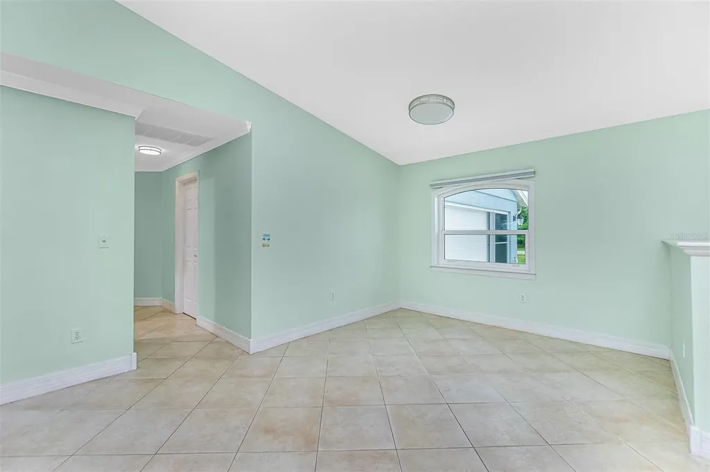 12001 SW Kingsway Circle Lake Suzy FL 34269