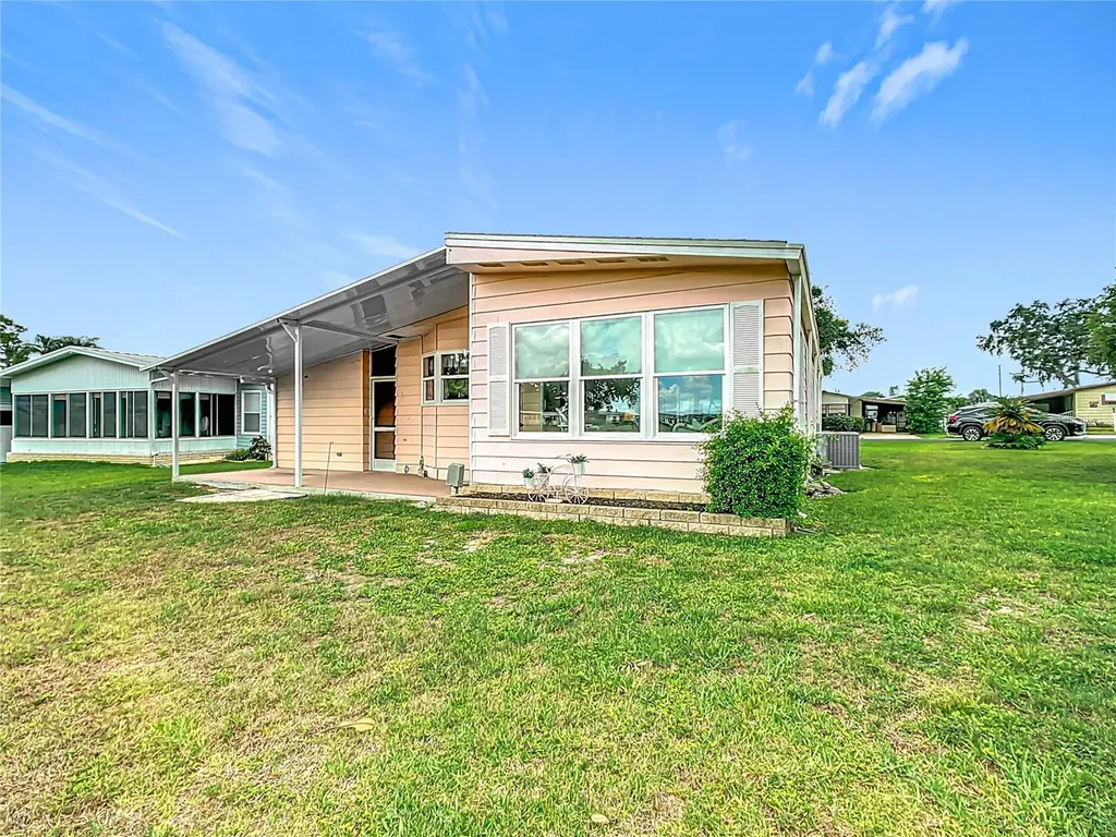 6044 Grand Oaks Drive SE Winter Haven FL 33884