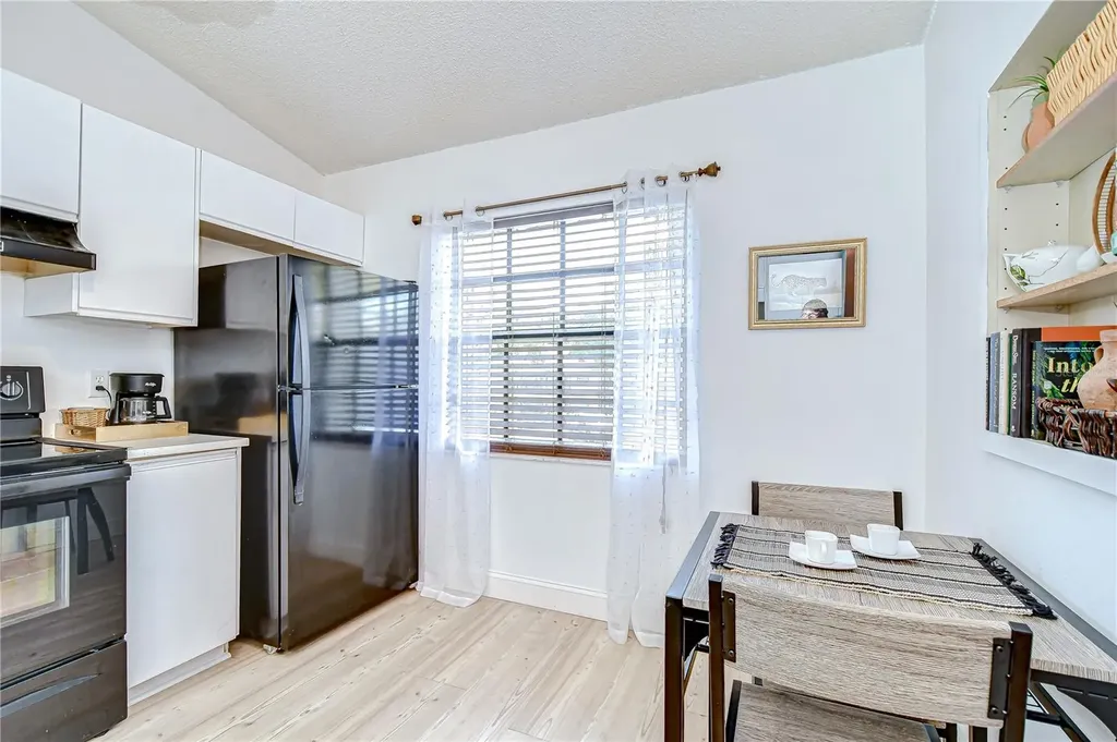 2139 Elm Street Dunedin FL 34698