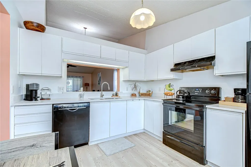 2139 Elm Street Dunedin FL 34698