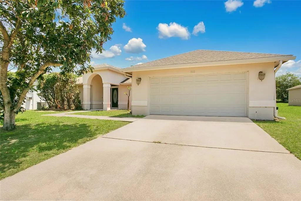 922 Hatteras Avenue Minneola FL 34715