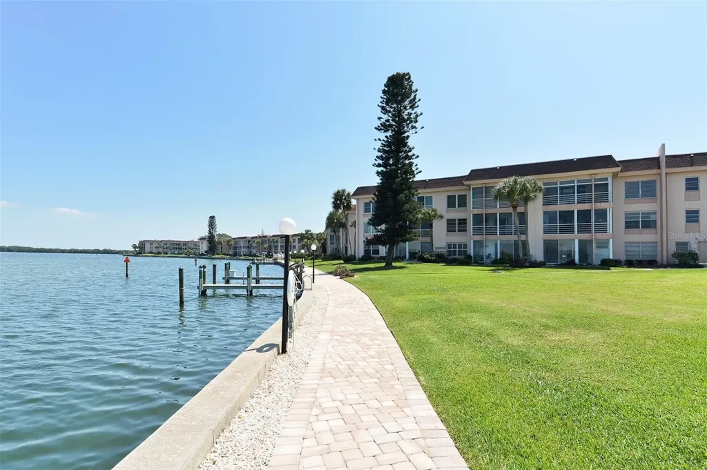 4420 Exeter Drive Longboat Key FL 34228