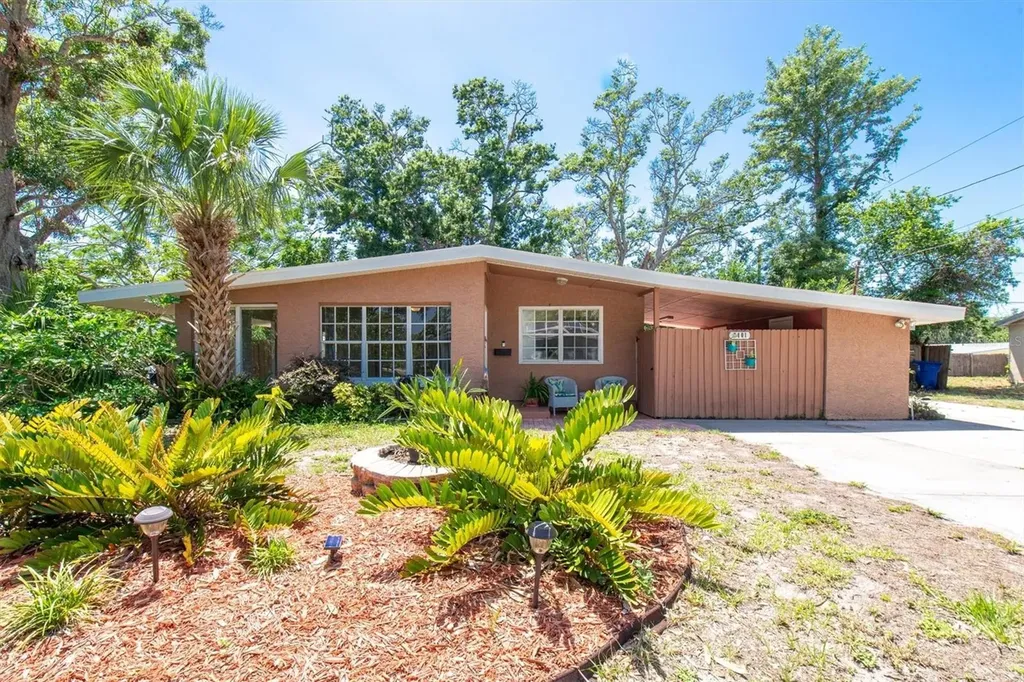 7401 11th Avenue N St Petersburg FL 33710