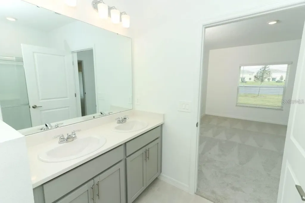165 Citrine Loop Kissimmee FL 34758