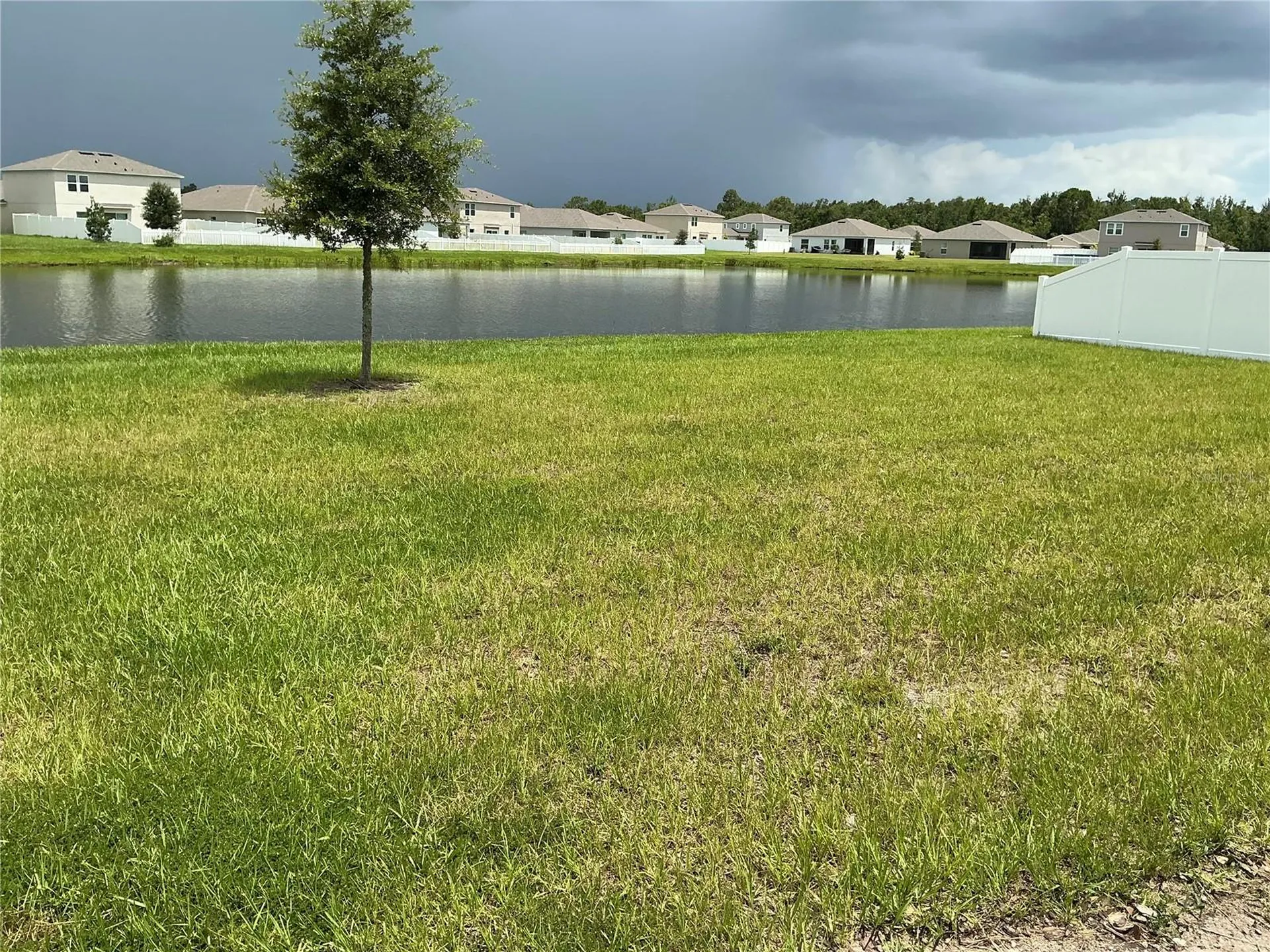 165 Citrine Loop Kissimmee FL 34758