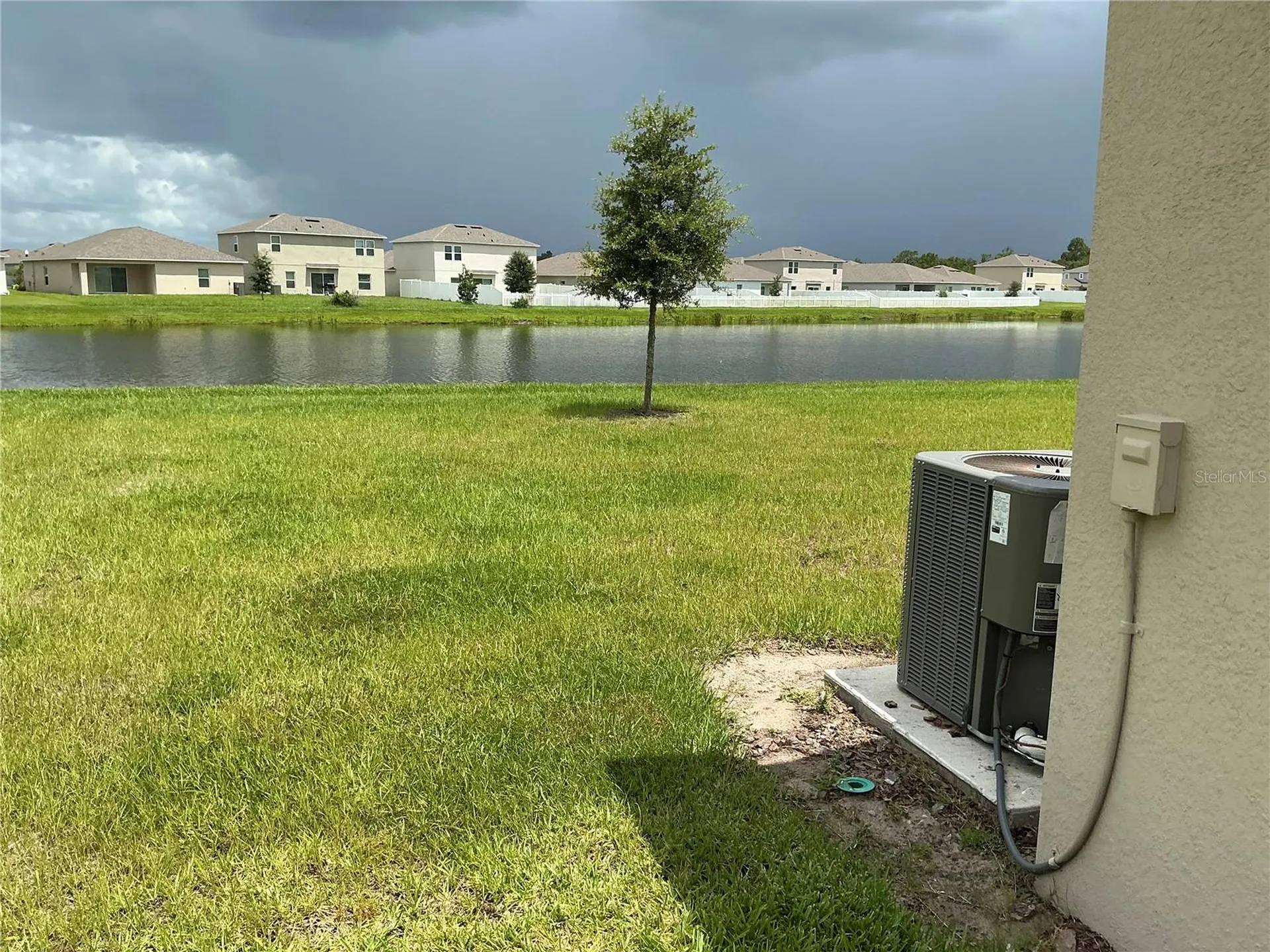 165 Citrine Loop Kissimmee FL 34758