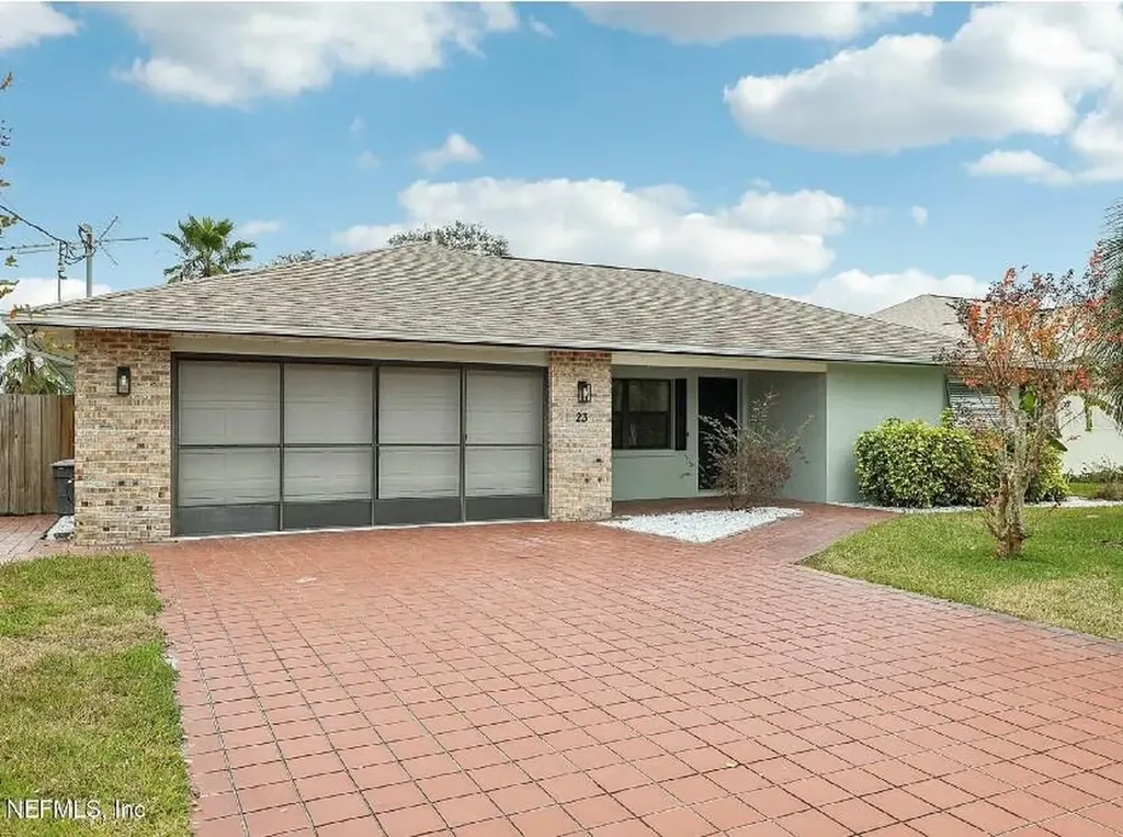 23 Flaxton Lane Palm Coast FL 32137