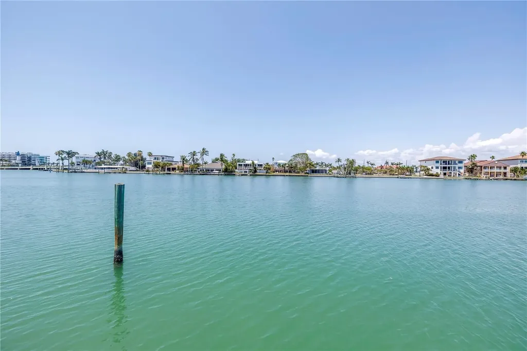 31 Dolphin Drive Treasure Island FL 33706