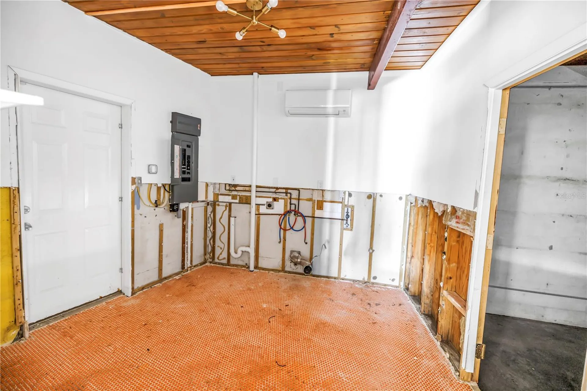 31 Dolphin Drive Treasure Island FL 33706