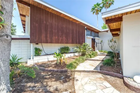 31 Dolphin Drive Treasure Island FL 33706
