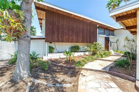 31 Dolphin Drive Treasure Island FL 33706