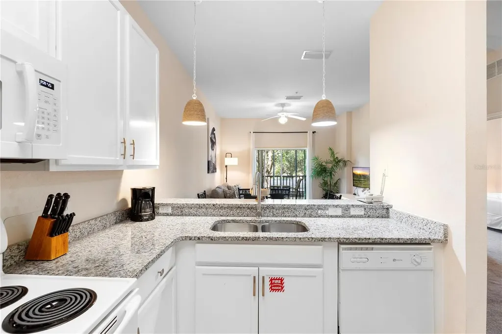 607 Gran Bahama Boulevard Davenport FL 33897