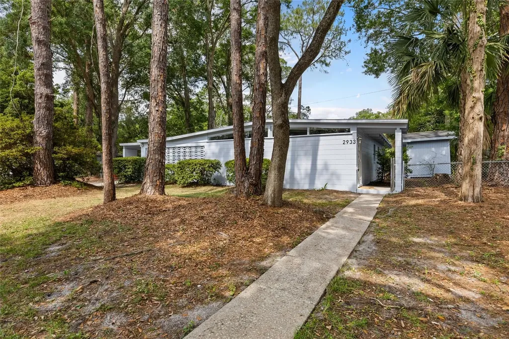 2933 NE 13th Drive Gainesville FL 32609