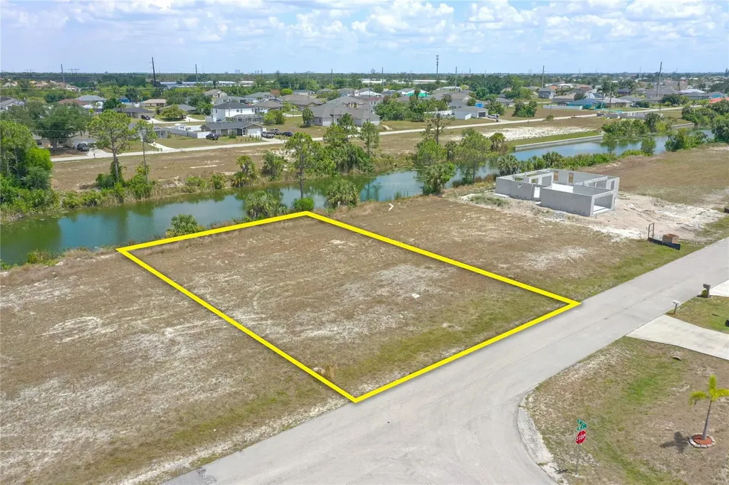 2831 NE 5th Place Cape Coral FL 33909