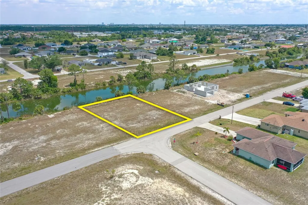 2831 NE 5th Place Cape Coral FL 33909