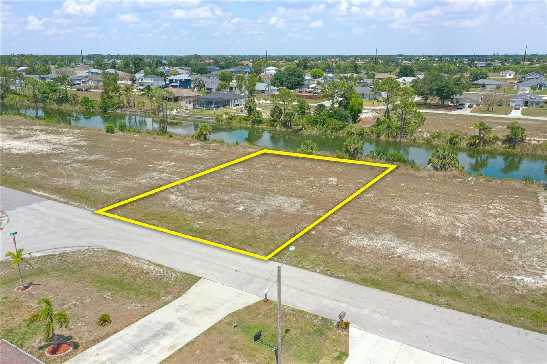 2831 NE 5th Place Cape Coral FL 33909