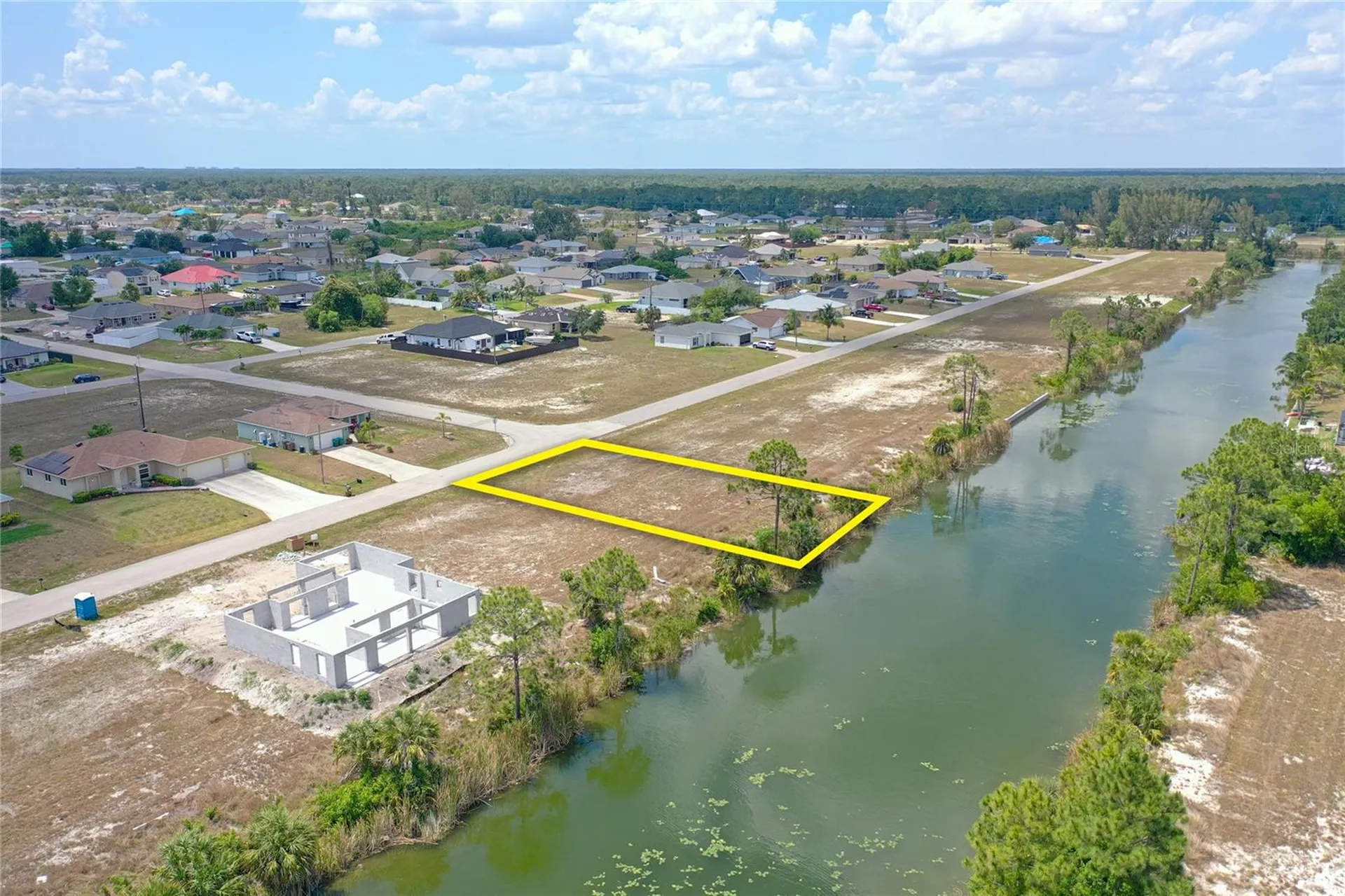 2831 NE 5th Place Cape Coral FL 33909