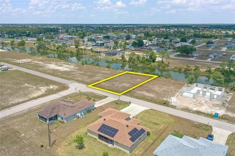2831 NE 5th Place Cape Coral FL 33909