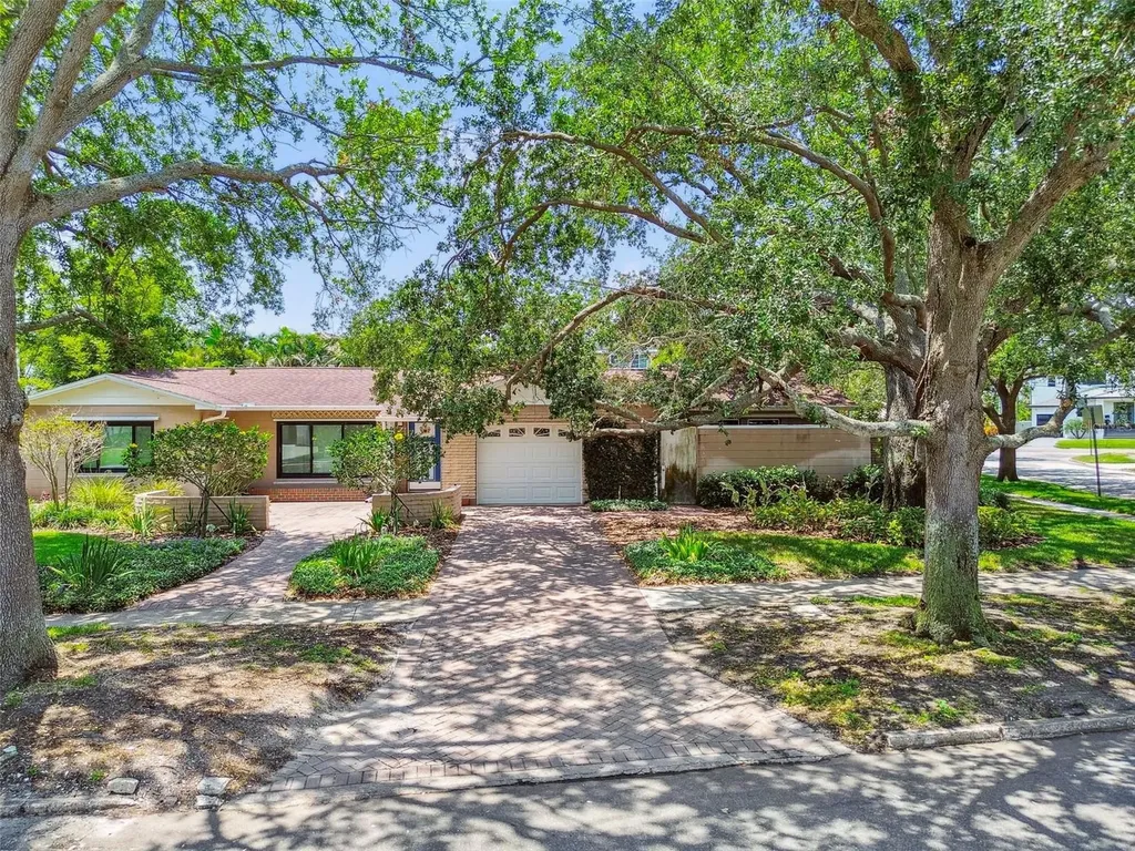 750 Alda Way NE St Petersburg FL 33704