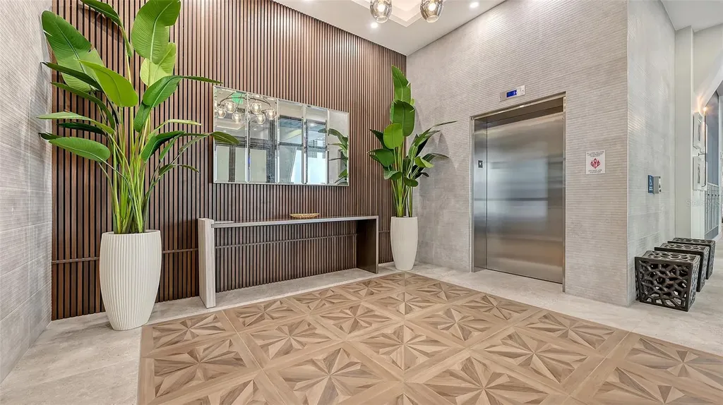 33 S Palm Avenue Sarasota FL 34236