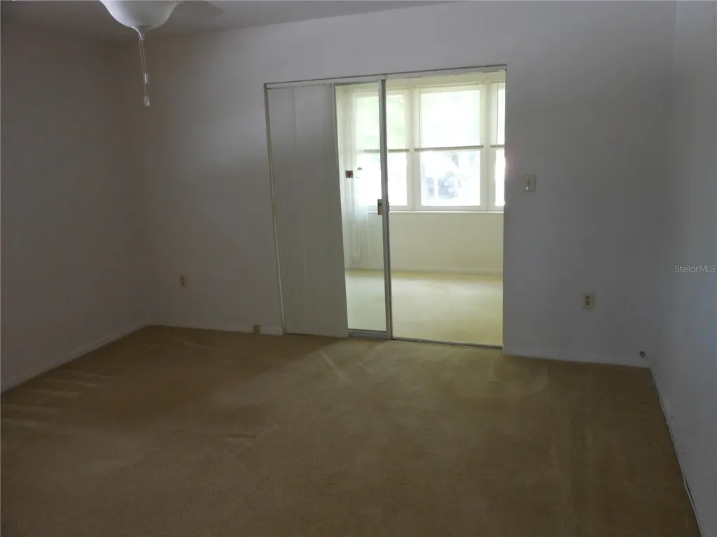 138 36th Avenue N St Petersburg FL 33704