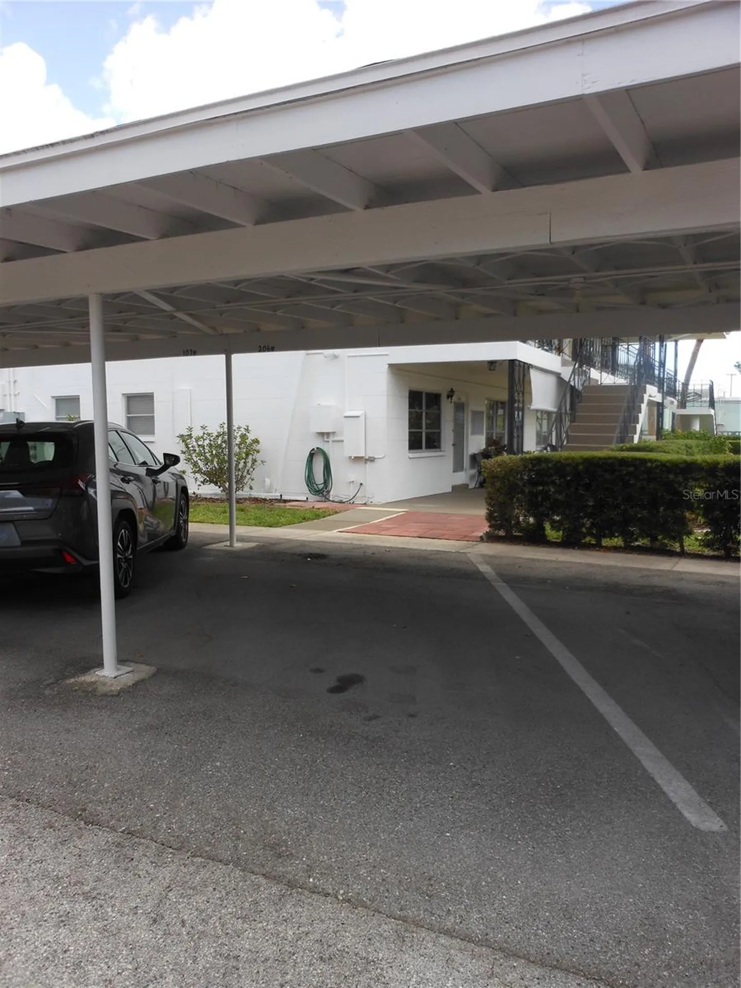 138 36th Avenue N St Petersburg FL 33704
