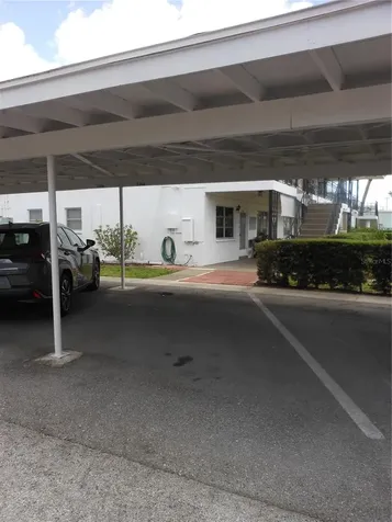 138 36th Avenue N St Petersburg FL 33704