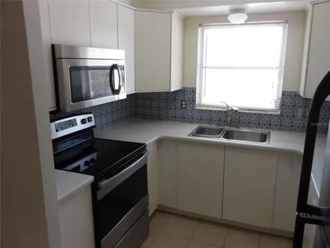 138 36th Avenue N St Petersburg FL 33704
