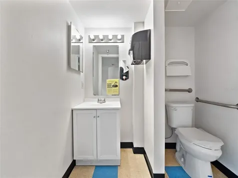 5037 North Lane Orlando FL 32808