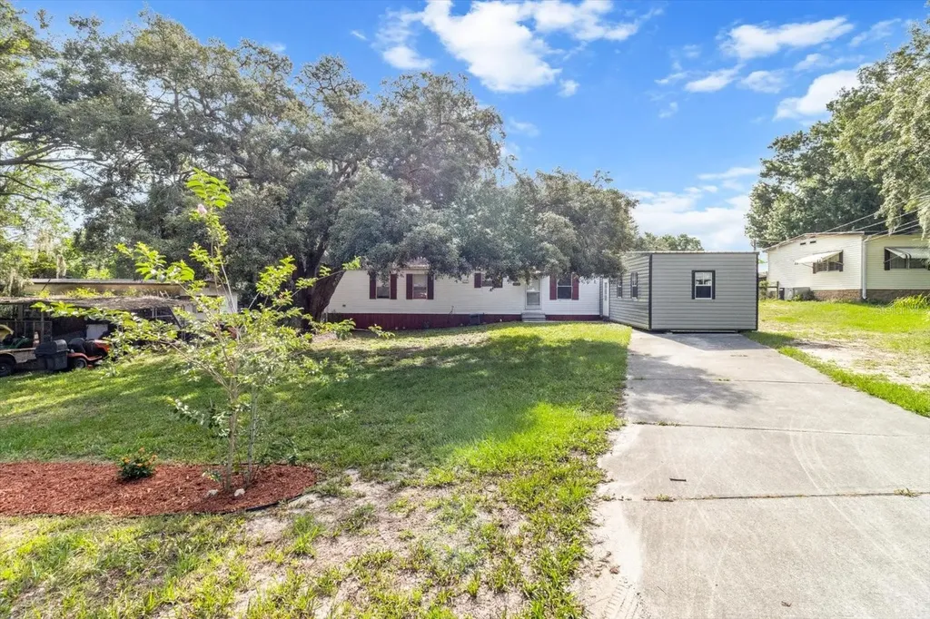 8431 S Lake Consuella Drive Floral City FL 34436