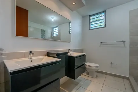 70 Condominio Alamanda Oeste Guaynabo PR 00969