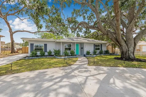 526 62nd Avenue NE St Petersburg FL 33702
