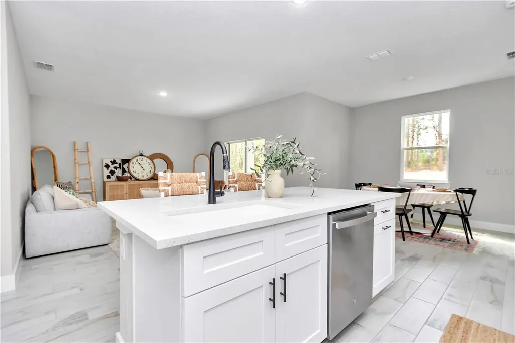 8258 SW 136th Terrace Dunnellon FL 34432